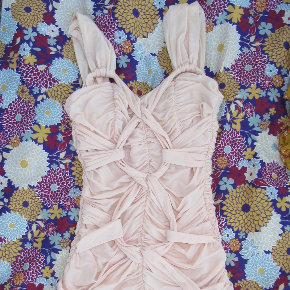 BEBE - CREAM/LIGHT PINK NIGHT OUT DRESS
